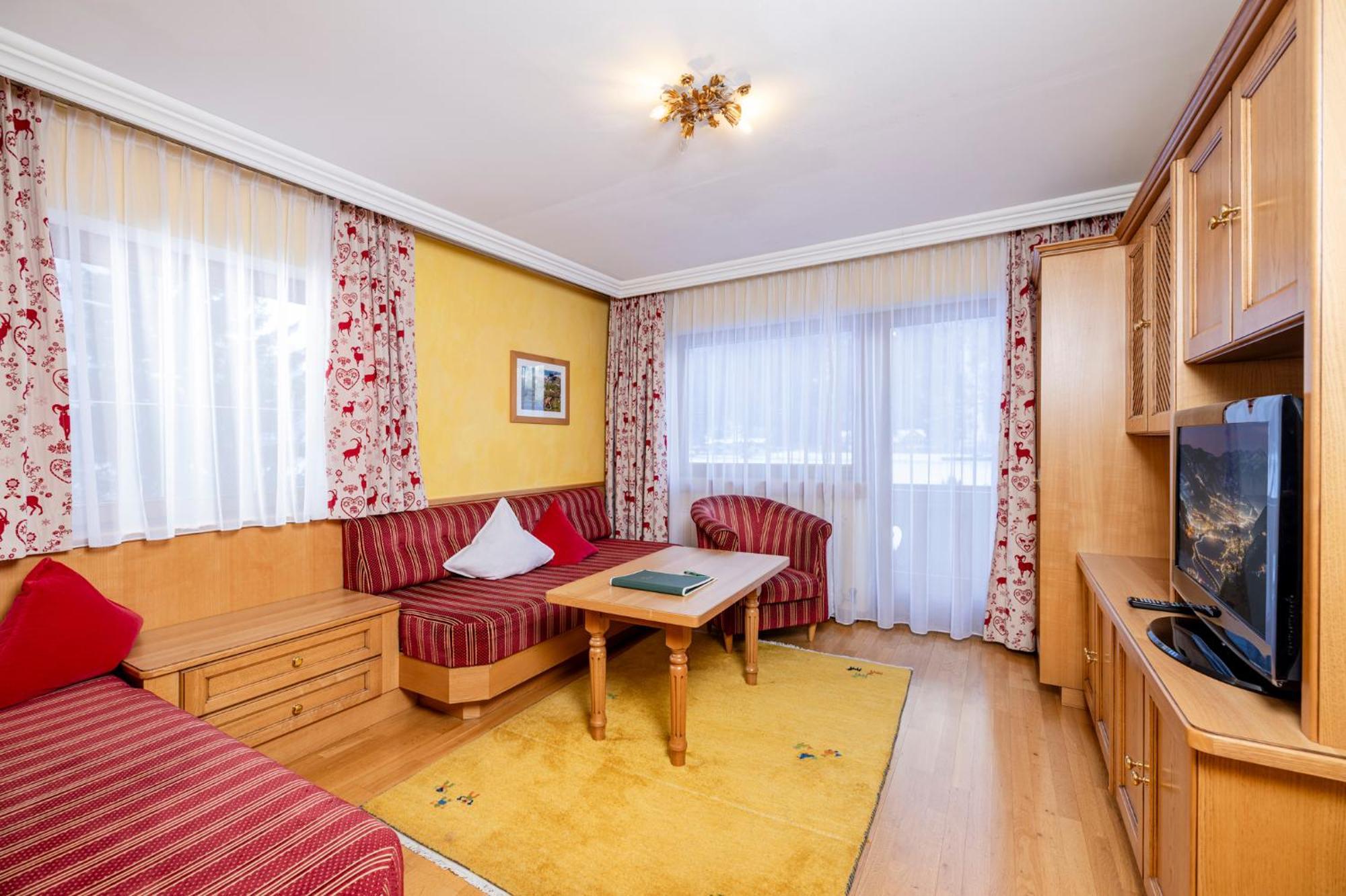 Aparthotel Landhaus St. Joseph Майргофен Екстер'єр фото