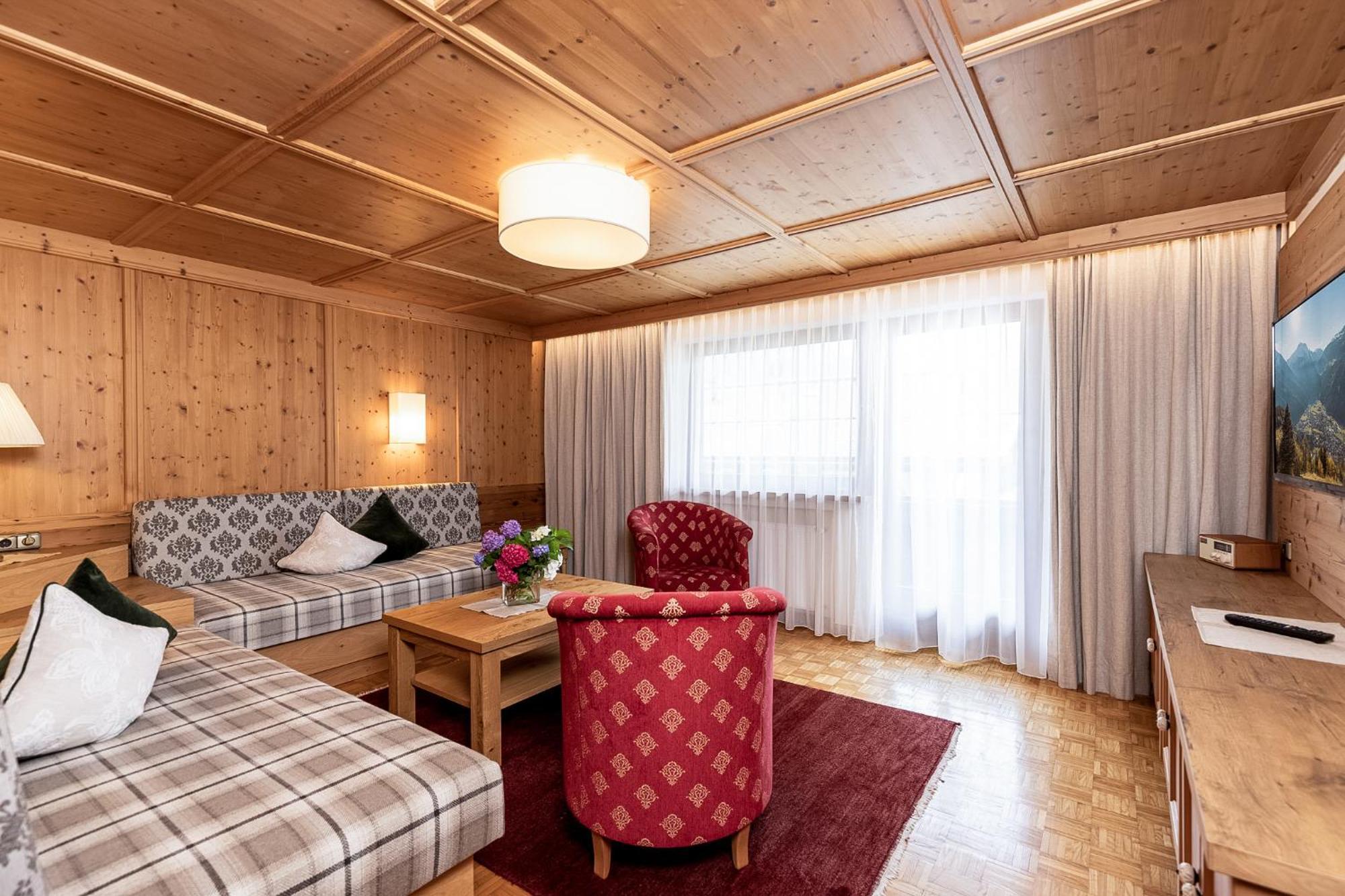 Aparthotel Landhaus St. Joseph Майргофен Екстер'єр фото
